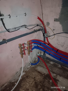 Photo de galerie - Installation de nourrice d'eau chaude et froide sanitaire