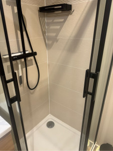 Photo de galerie - Parois de douche et robinetterie 