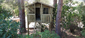 Photo de galerie - Cabane sur pilotis pour enfant