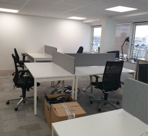 Photo de galerie - Montage bureau Grand surface