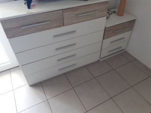 Photo de galerie - Montage table de chevet 