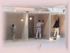 Photo de galerie - Peinture, peinture façade, enduit, ratissage, pose papier peint, pose toile de verre, pose moquette, parquet, enduit, bandes, placo