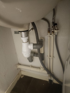 Photo de galerie - Mise en place d'un lavabo 