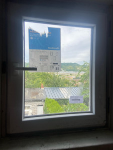 Photo de galerie - Pose de la fenêtre