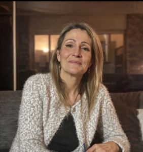 Photo de galerie - Souriant, discrète, profissional, humaine, emphathie , patience, bienveillance, respect de la dignité, fiabilité, autonomie, écoute active …..