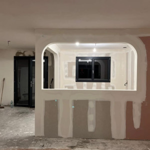Photo de galerie - Création cloison avec ouverture arrondi 