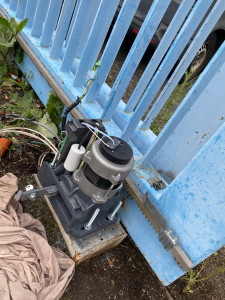 Photo de galerie - Pose et motorisation portail coulissant 