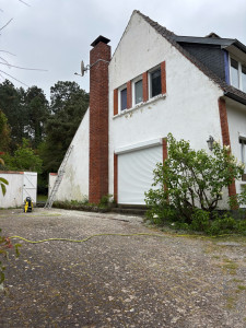 Photo de galerie - Décapage pignon avant remise en peinture