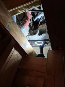 Photo de galerie - Dépannage fuite sur siphon de baignoire en zone d’accès difficile