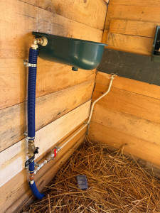 Photo de galerie - Installation abreuvoir automatique et robinet extérieur avec purge 