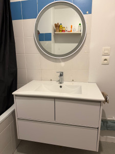 Photo de galerie - Meubles salle de bain suspendue et vasque