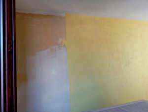 Photo de galerie - Dépose de papier peint puis enduisage et mise en peinture lavable 