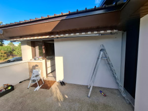 Photo de galerie - Remontage d’un store banne motorisé +remplacement de la toile .
