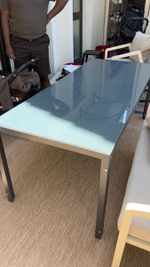 Photo de galerie - Montage la table 