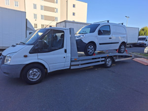 Photo de galerie - Transport du véhicule du domicile du client au contrôle technique,  attente et retour au domicile 