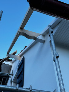 Photo de galerie - Remplacement éléments de charpente , Zinguerie, peinture extérieur 