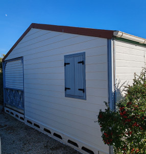 Photo de galerie - Remise à neuf de la totalité d'une étanchéité sur façade suite à dégât des eaux, travaux réalisés à la demande de l'assurance