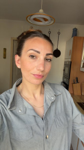 Photo de galerie - Bonjour, je suis disponible pour du ménage et aide à domicile, n’hésitez pas à me contactez. je suis aide à domicile depuis quelques années. 