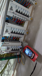 Photo de galerie - Tableau électrique + vérification de la valeur de terre