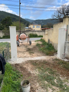 Photo de galerie - Pilier portail avec semelles béton 