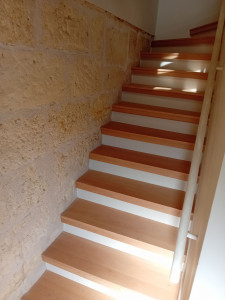 Photo de galerie - Habillage escalier en pierre
