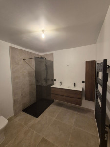 Photo de galerie - Rénovation complète salle de bain placo, carrelage, électricité, plomberie, installation sanitaire