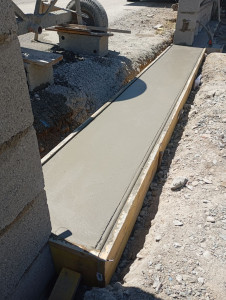 Photo de galerie - Seuil portail coulissant 