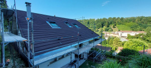 Photo de galerie - Couverture poly tuiles / création de Velux /habillages de bandeaux et zinguerie 