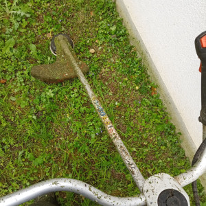 Photo de galerie - Débroussaillage chez les particuliers 