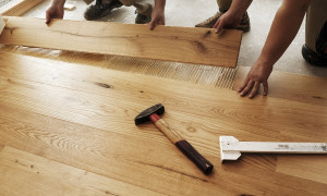 Photo de galerie - Pose de Parquet: Pour une touche d'élégance et de robustesse, optez pour le parquet massif. Nous prenons en charge la préparation du sol, la pose et les finitions.