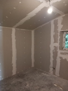 Photo de galerie - Réalisation de 3 chambres en placoplatre avec pose de trois fenêtres