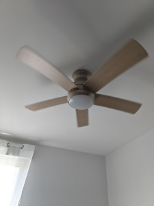 Photo de galerie - Pose d'un ventilateur de plafond avec lumière intégré 
