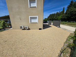 Photo de galerie - Pose et nivellement de grave concassé 6/10 pour parking
