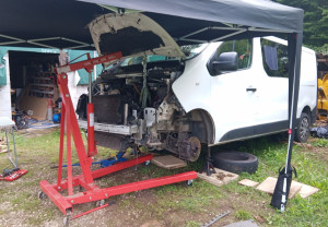 Photo de galerie - Dépose de boîte de vitesses pour remplacement volant moteur/embrayage.