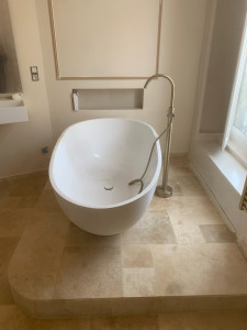 Photo de galerie - Pose baignoire îlot sur estrade