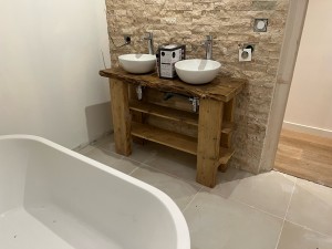 Photo de galerie - Réalisation plan vasques pose dans salle de bain réalisée de À à Z