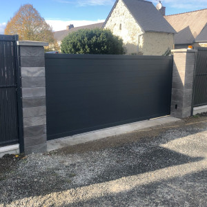 Photo de galerie - Poses portail coulissant + motorisation 