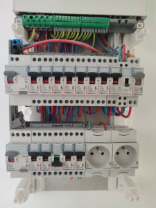 Photo de galerie - Installation tableau électrique 2 rangées 