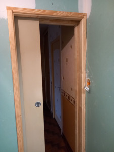 Photo de galerie - Pose porte a galandage 