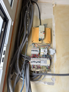Photo de galerie - Création des lignes électrique pour la cuisine (avant)