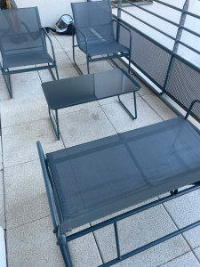 Photo de galerie - Montage d’un salon de terrasse / jardin 