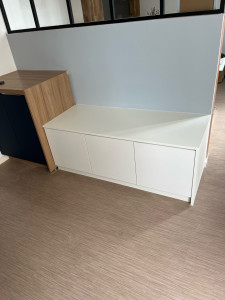 Photo de galerie - Fabrication et pose d’un agencement sur mesure 