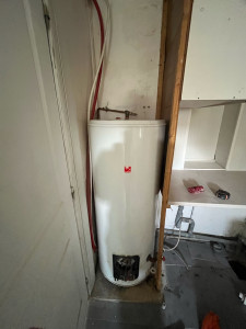 Photo de galerie - Remplacement ballon d’eau chaude (avant)