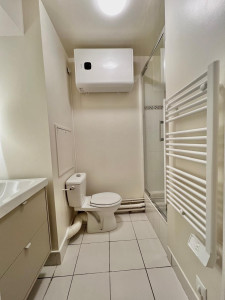 Photo de galerie - Meuble salle de bain et pose et électricité d'un sèche serviette 