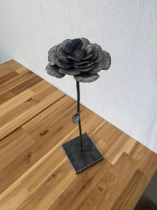 Photo de galerie - Création de rose en fer forgé 
