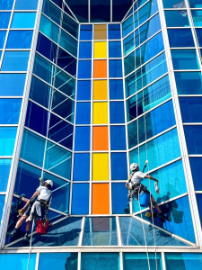 Photo de galerie - Vitres inaccessibles toute hauteur 