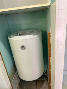 Photo de galerie - Installation d’un chauffe-eau électrique 