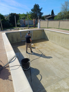 Photo de galerie - Nettoyage piscine