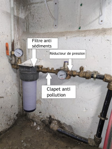 Photo de galerie - Pose d'un réducteur de pression, d'un clapet anti pollution et d'un filtre anti sédiments