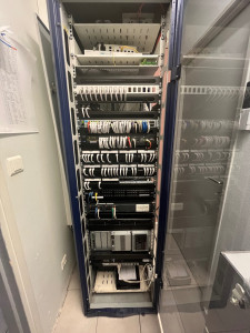 Photo de galerie - Baie. Informatique câblage réseaux